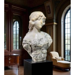 Busto raffigurante fanciulla in Marmo 