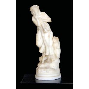 Statua giovane fanciulla sorridente,  Marmo Carrara 