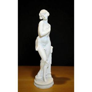 Statua raffigurante una Fanciulla Nuda in Marmo Bianco Statuario di Carrara 