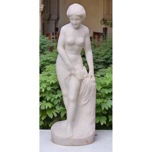 Statua raffigurante una Bagnante Nuda in Marmo bianco di Carrara 