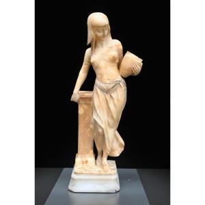 Statua raffigurante una Dama Egizia con una brocca in mano,vicino a una fontana, Marmo 