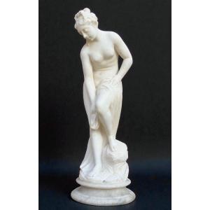 Statua Bagnante Nuda, dal modello di Christophe Gabriel Allegrain, Marmo Bianco di Carrara 