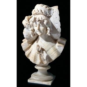 Busto raffigurante una giovane donna sorridente