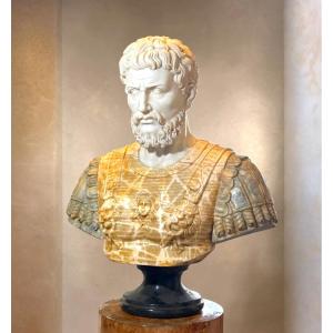 Busto monumentale raffigurante l'imperatore romano Settimio Severo marmi rari
