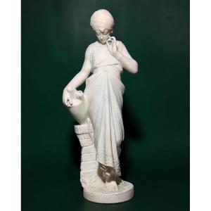 Statua raffigurante una giovane fanciulla sorridente in Marmo Bianco Statuario di Carrara