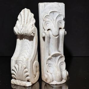 Coppia di Elementi Architettonici del XVIII secolo in Marmo Bianco Statuario di Carrara