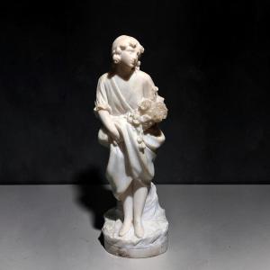 Statua raffigurante una giovane fanciulla con dei fiori in mano, Gory