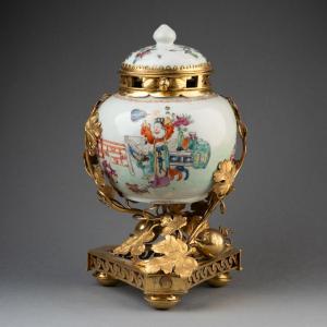 18th-century Chinese Porcelain Potpourri