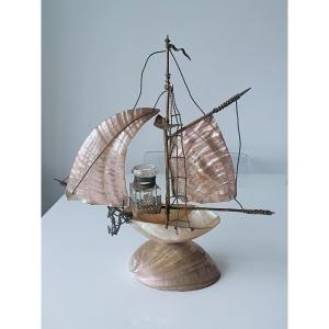 Mother-of-pearl And Brass Inkwell In The Shape Of A Boat