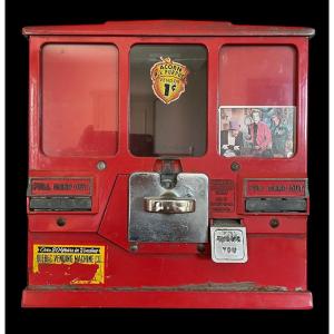 American Distributor Of Chewing Gum And Trading Cards