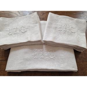 Table Set: Tablecloth And Ten Napkins - Monogram "mc"
