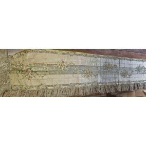 18th Century Brocaded Silk Piece - Silver Thread And Fringes - 