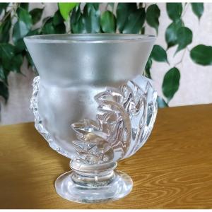 Small Lalique France Vase Saint Cloud Model
