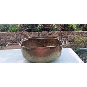"pig" Cauldron - 19th Century