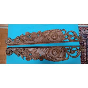 Pair Of Symmetrical Oak Sculptures - 18th Century