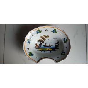 Nevers Shaving Dish - Late 18th Or Early 19th Century
