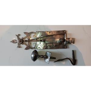 Large Wrought Iron Latch - 18th Century