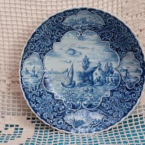 A Deep Dish In Monochrome, To Be Identified - 18th Century