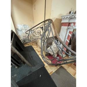 Beautiful And Elegant Descent Of 19th Century Wrought Iron Staircase 