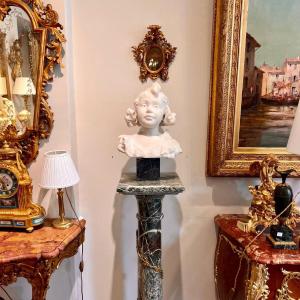 Bust Of A Little Girl In Carrara Marble Late 19th Century 