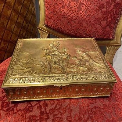 Large Napoleon III Box In Gilt Bronze Decor D An Antique Scene