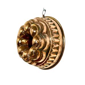 19th Century French Hammered Copper Kugelhopf Mold