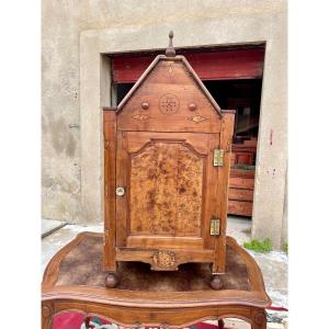 Directoire Pantry In Walnut And Burl Walnut, 18th Century. 