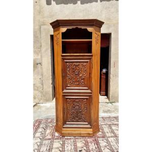 Provençal Corner Cupboard In Solid Walnut From The 1900s