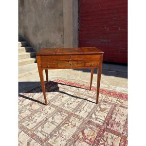 Louis XVI Period Dressing Table In Walnut, 18th Century