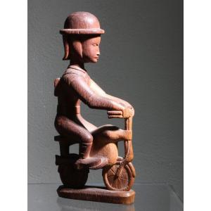 20th Century Colonial Kamba Figurine