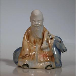 An 18th Century Shoulao Porcelain Dropper