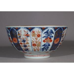 An Early 18th Century Chinese Imari Bowl