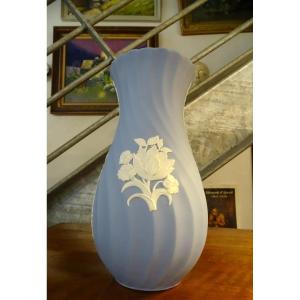 Wedgwood Vase 20th