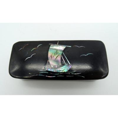 Napoleon III Lacquer And Mother Of Pearl Snuff Box