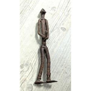 Curious African Woman, In Bronze, Very Slender - Ethnic Statue
