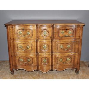 Crossbow Chest Of Drawers In Walnut 18th Century