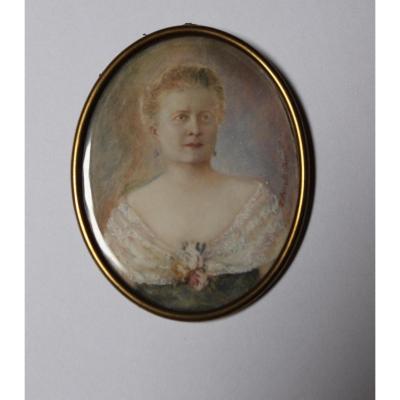Miniature On Ivory Representative Une Femme XX