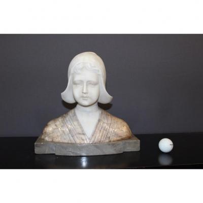 Bust In Alabaster And Marble Figuring A Dutch Woman Around 1900