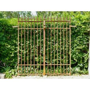 Grille de propriété en fer forgé d'époque Directoire