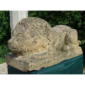 Important Stone Statue Of A Reclining Lion