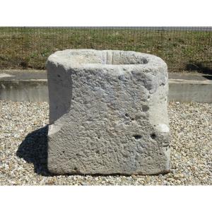 Monolithic Well Coping Prior To The Renaissance