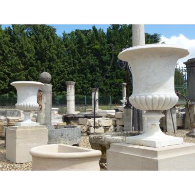 Pair Of White Marble Vases From The 17th Century S.