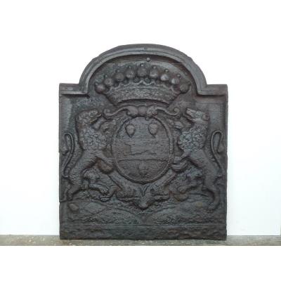 17th Century Fireback With The Arms Of The De La Chasseigne Family (80x68 Cm)