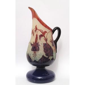 Charles Schneider Petit Pichet Aux Fushias Signé Le Verre Français 1924 - 1927