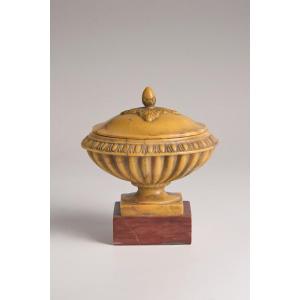 Small Covered Vase In Giallo Antico - 19th Century