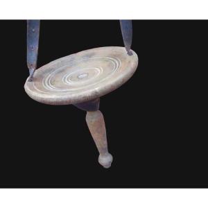 Aravis Butt-shaking Chair