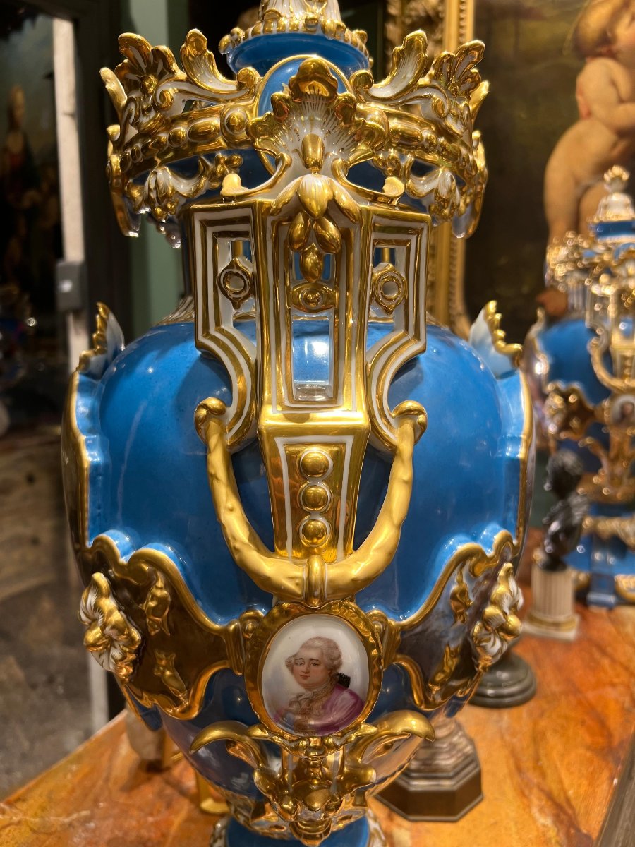 Coppia di grandi vasi in porcellana di Sèvres. Francia, XIX secolo-photo-2