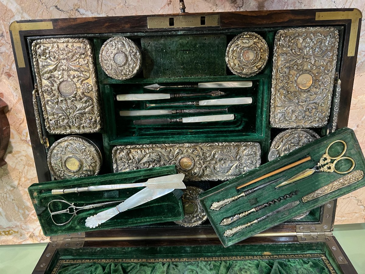 Necessaire in legno, argento sterling e cristallo. Londra, Giorgio IV 1829-photo-1