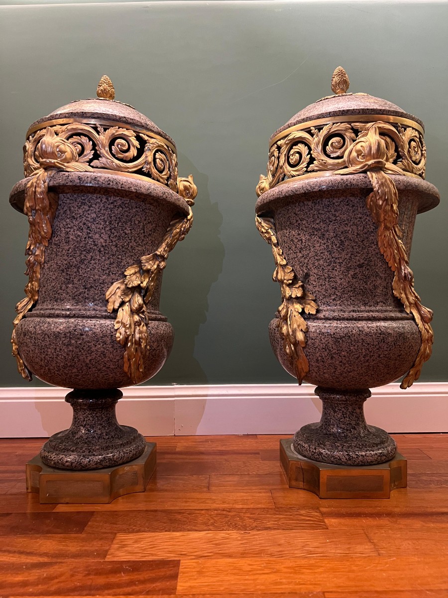 Coppia di vasi in granito e bronzo dorato. Francia, epoca Napoleone III-photo-3