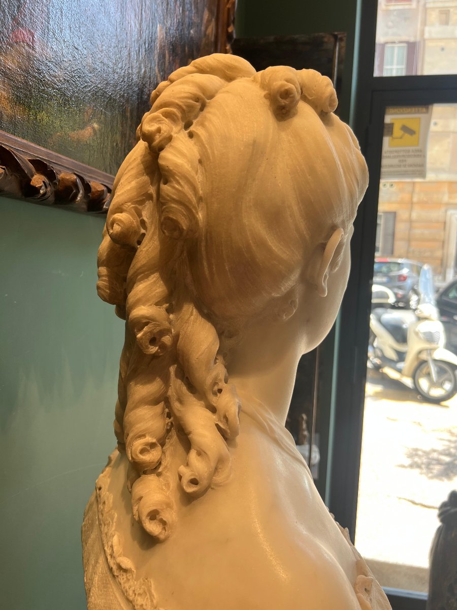 Busto in marmo "Margherita di Savoia", 1870-photo-3